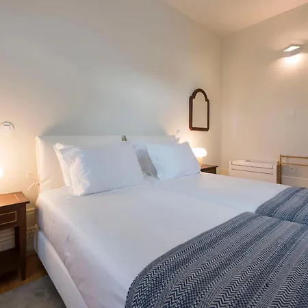 Habitat137 Порту